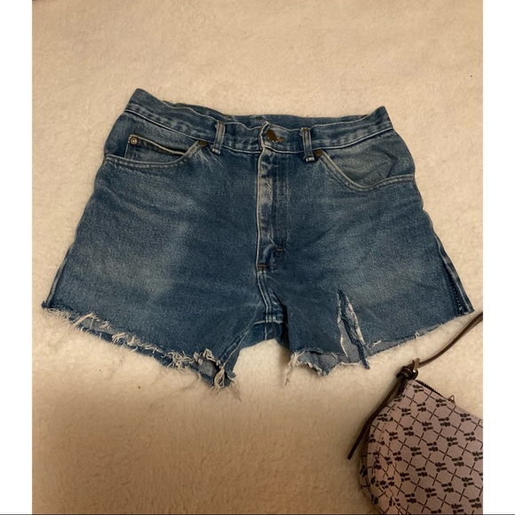 Vintage Lee denim shorts - Picture 2 of 2